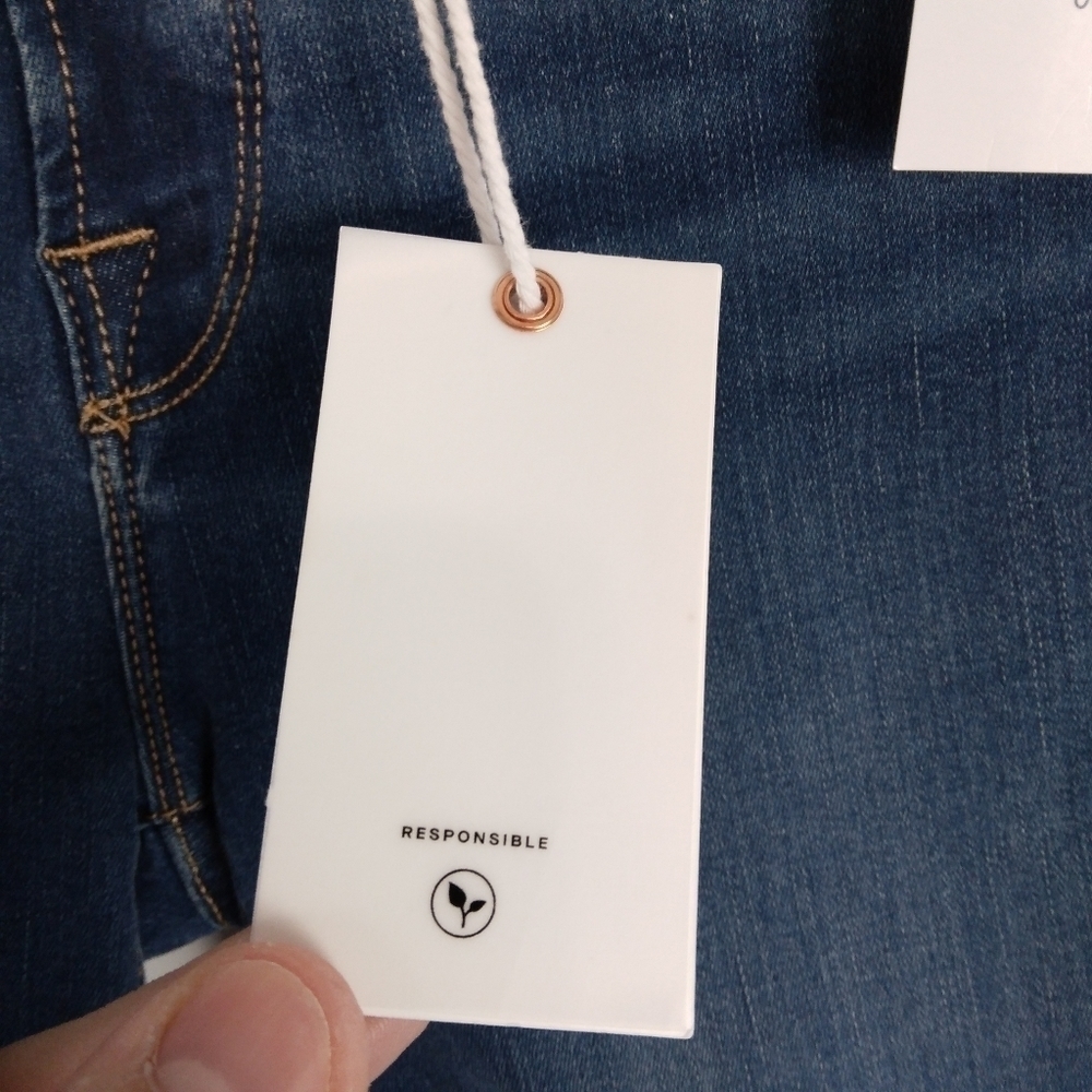 NWT Good American Good Waist Crop Raw Edge Jean Size 24 - Picture 10 of 11